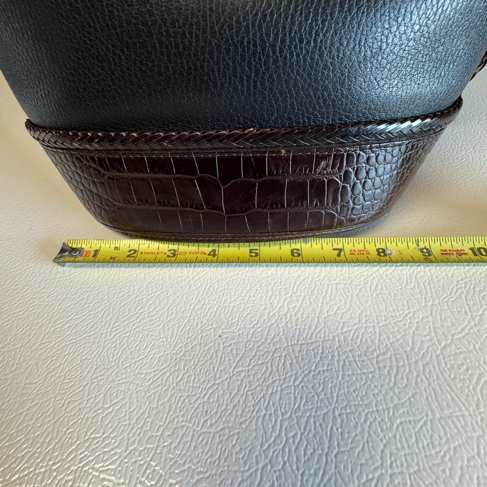 Brighton Leather Bucket Crossbody/Shoulder Bag - Picture 5 of 12